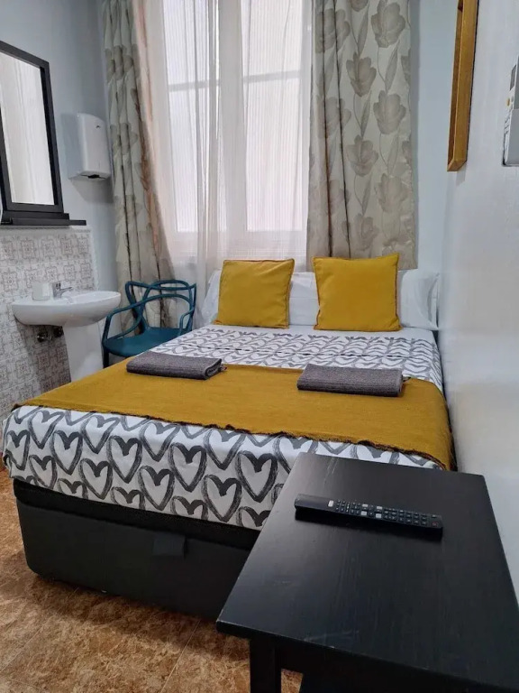 M-A Catrachos Rooms