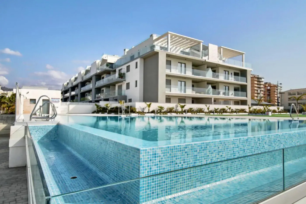 Panorama Beach - Sky View