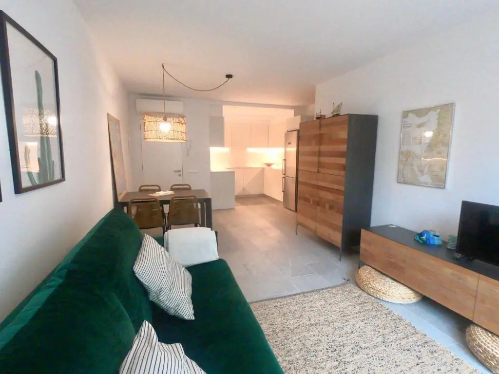 Apartamento nuevo en el centro con garaje