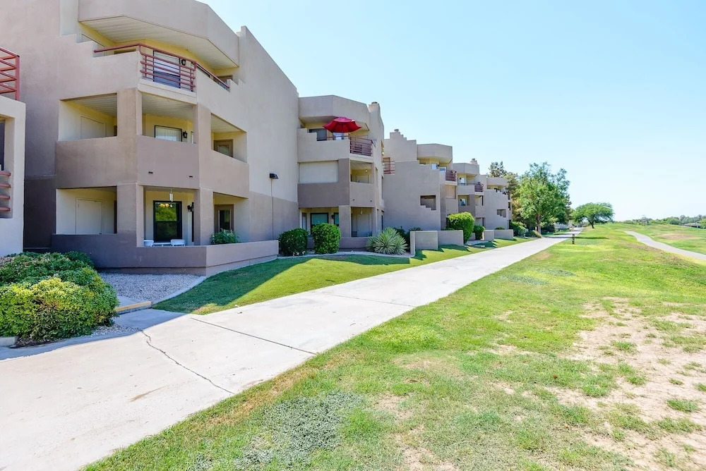 Villa Stone Creek 2 Bedroom Condo by RedAwning