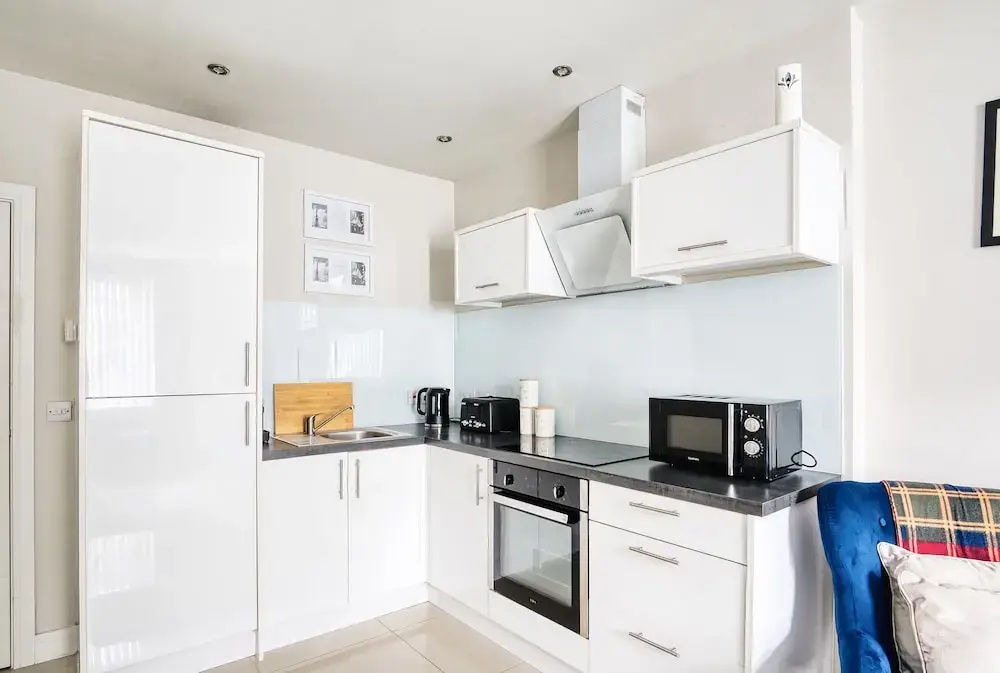 Spacious 1 Bedroom Near Hospital