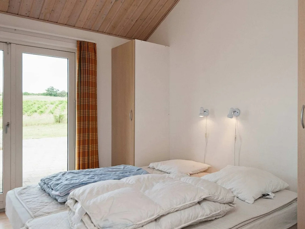 Rustic Holiday Home in Ebeltoft with Hot Tub