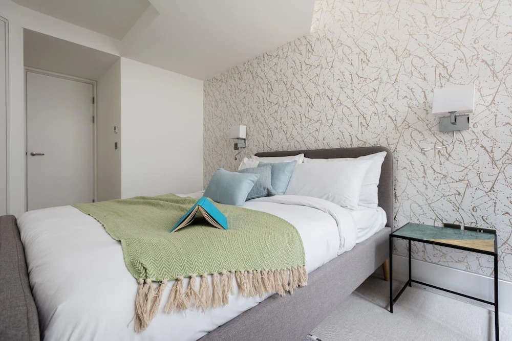 The Camden Chalet - Bright & Modern 3bdr Home With Balcony