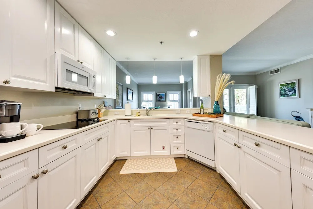 Pet-friendly Fernandina Beach Condo: Walk to Beach