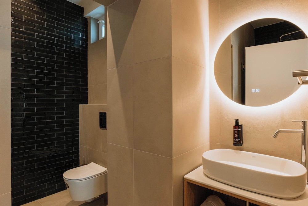 Central Boulevard Apartments by Olala Homes