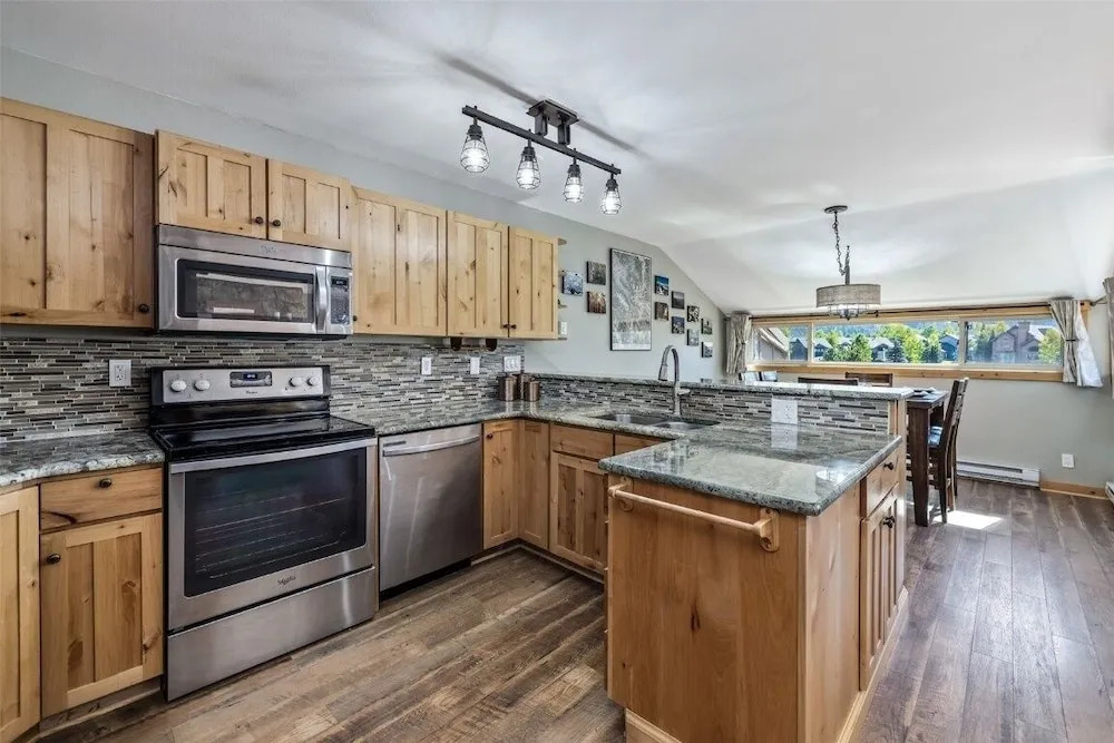 VP-A105 Village Point 3Br 3Ba