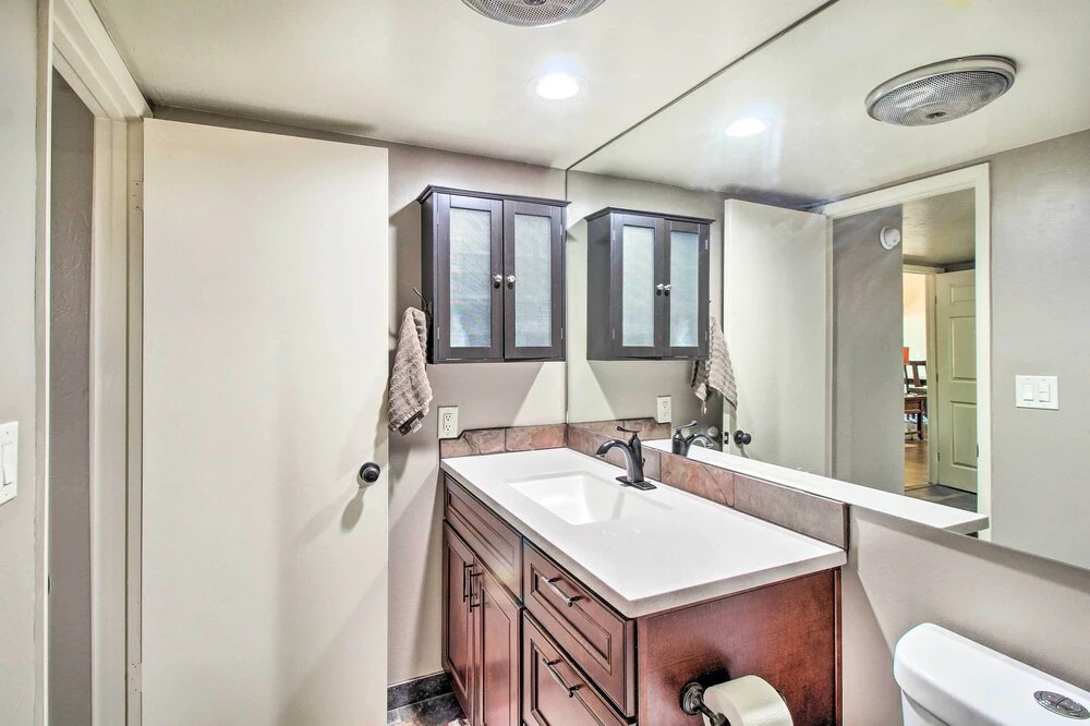 Cozy Condo Near Golfing & Hiking in Pinetop!
