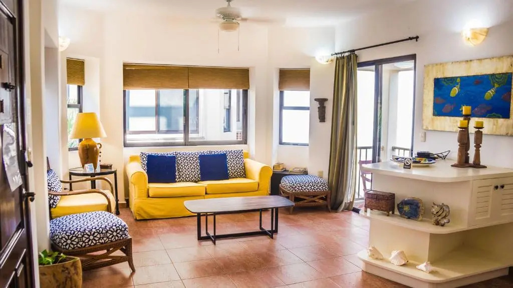 Royal Palms 6