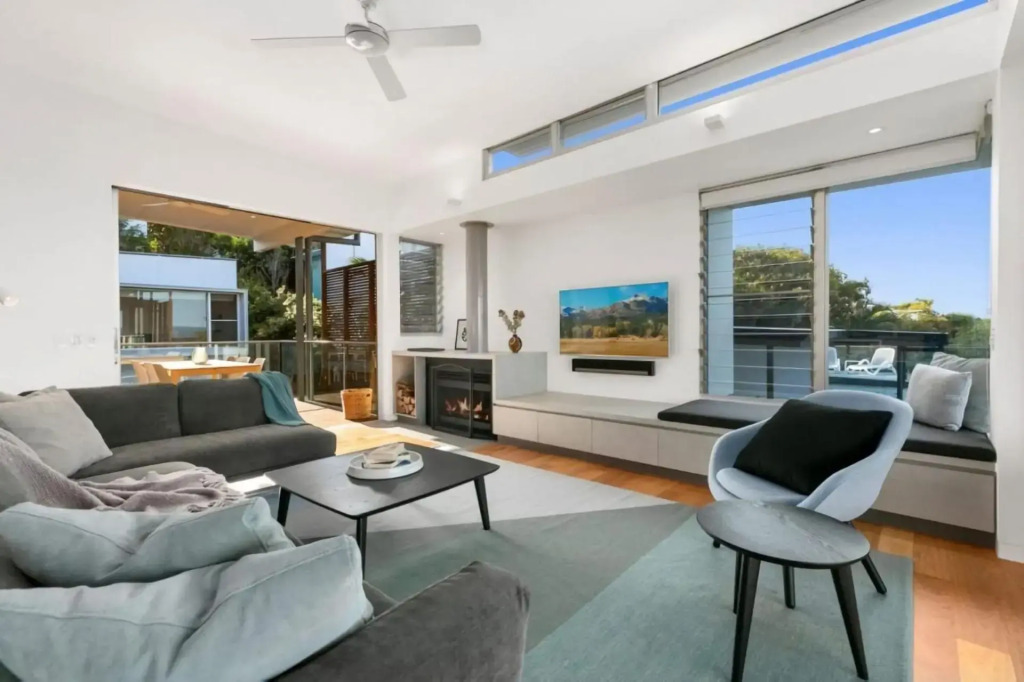 Seaview Tce Spectacular Home with Stunning Ocean and Headland Views