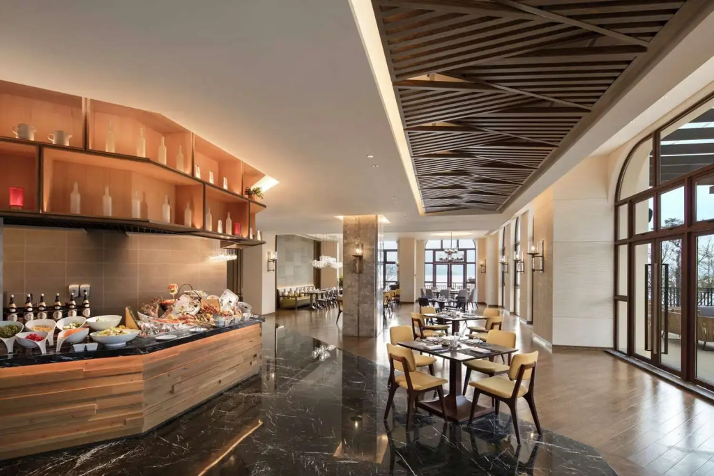 DoubleTree by Hilton Huidong Resort