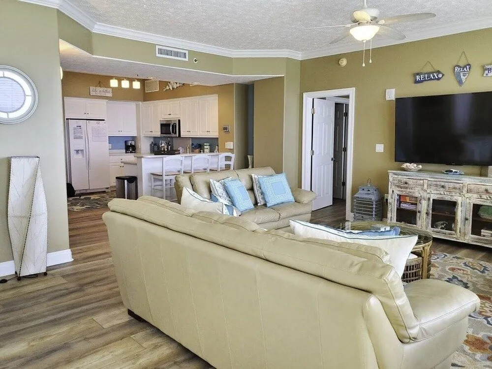 Beautiful Condo with Spacious Balcony to Enjoy Fascinating Ocean View - Unit 1002 by RedAwning