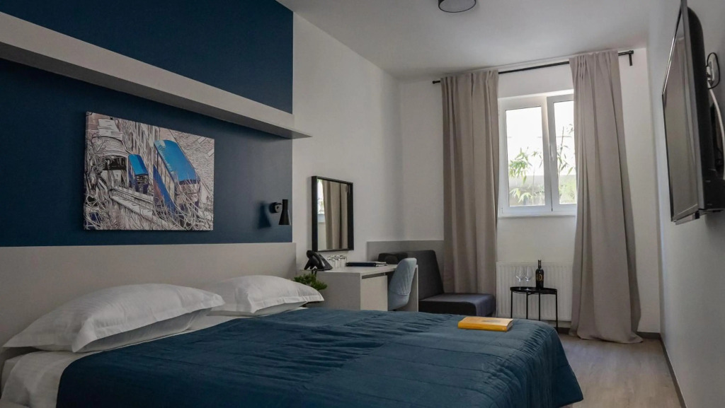 Hotel Blue