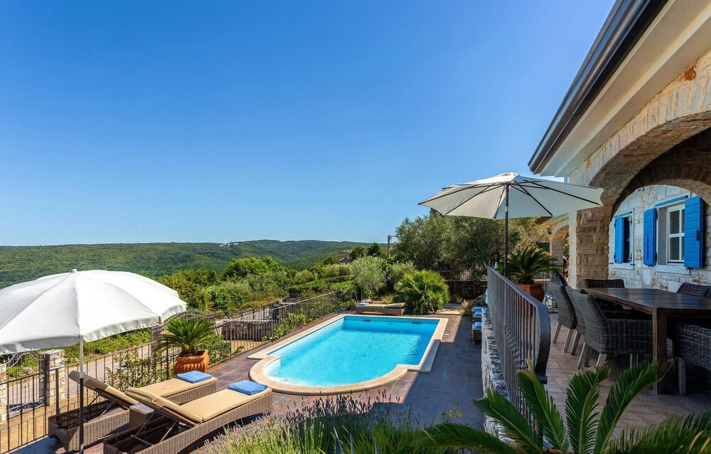 Nice Home In Malinska
