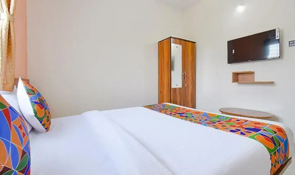 FabHotel Silver 9