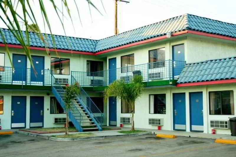 Tiffany Inn Corona