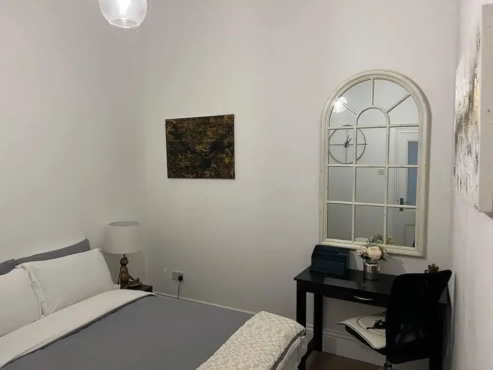 Modern and Spacious 2 Bedroom Flat Near Shoreditch