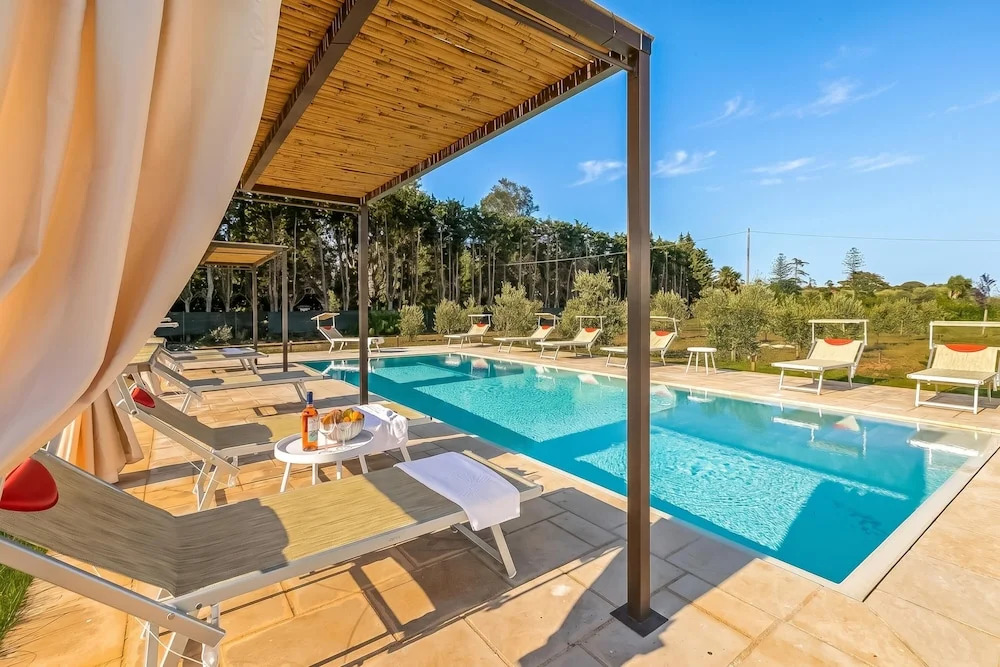 Villa Elysium With Pool And Garden