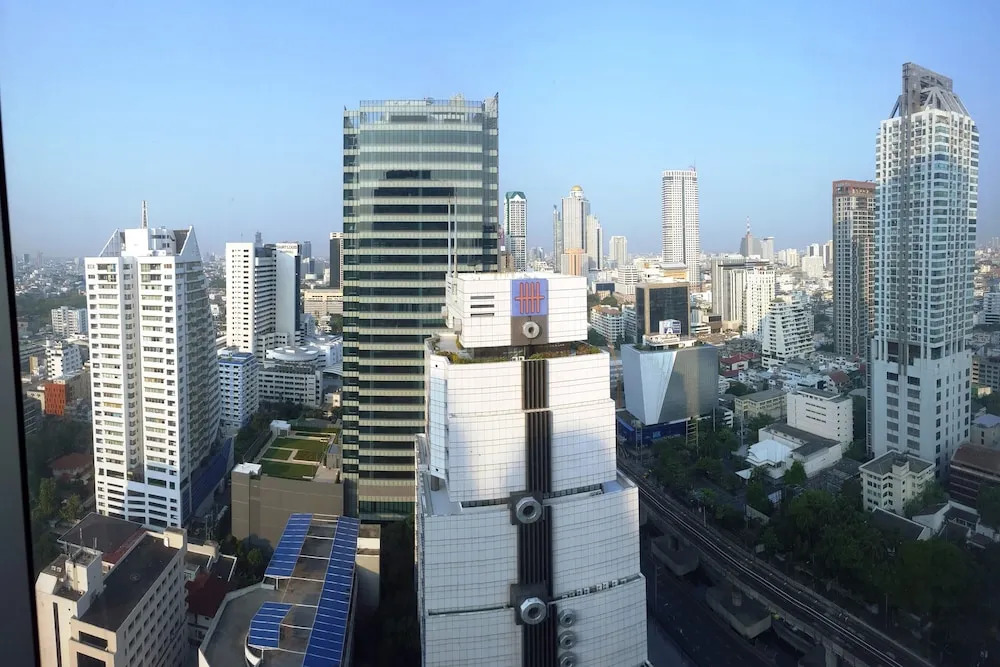 1 Bed Serviced Skyvilla With View Check in 15h to 22h Only