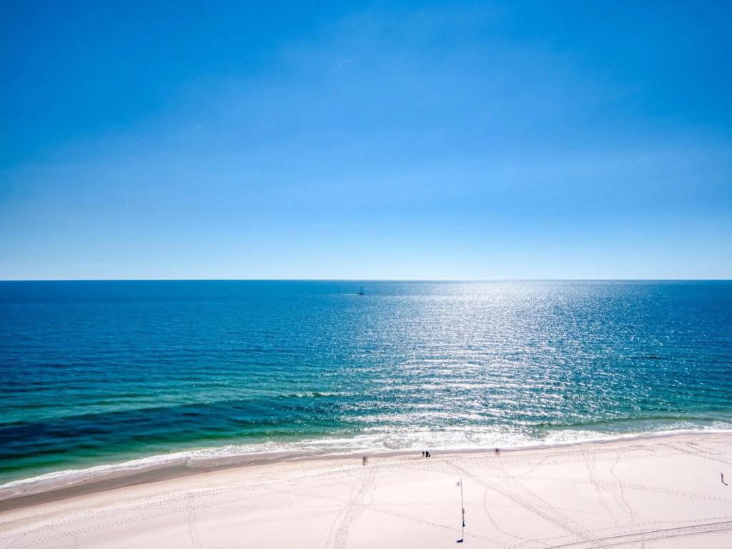 Gorgeous Penthouse 3 Bedroom Condo - Beach Front in Orange Beach