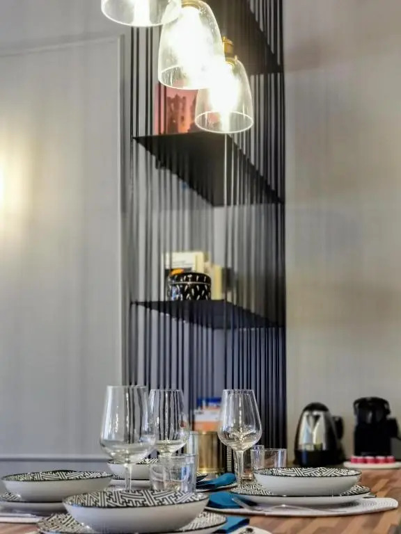 ChicLife - FLORENTIN Downtown Design Apt