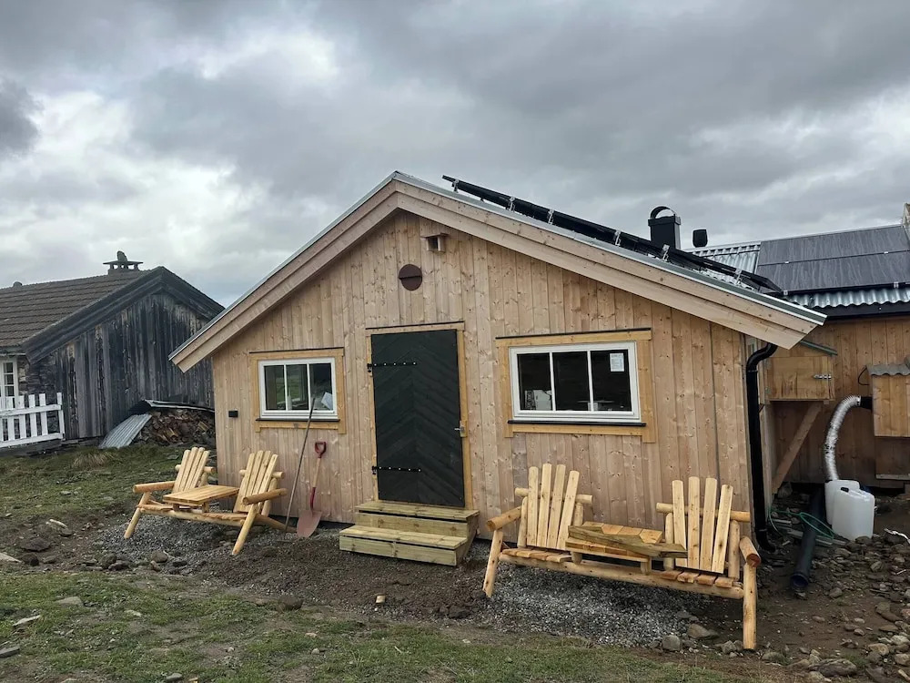 Sits in the Middle of Reinheimen and Dovrefjell Rondane