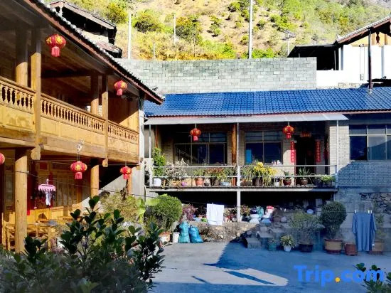 Summit  Inn