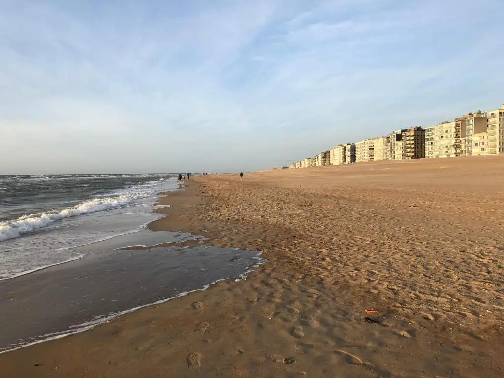 Ruim 3 Slaapkamerappartement Vlakbij Het Strand
