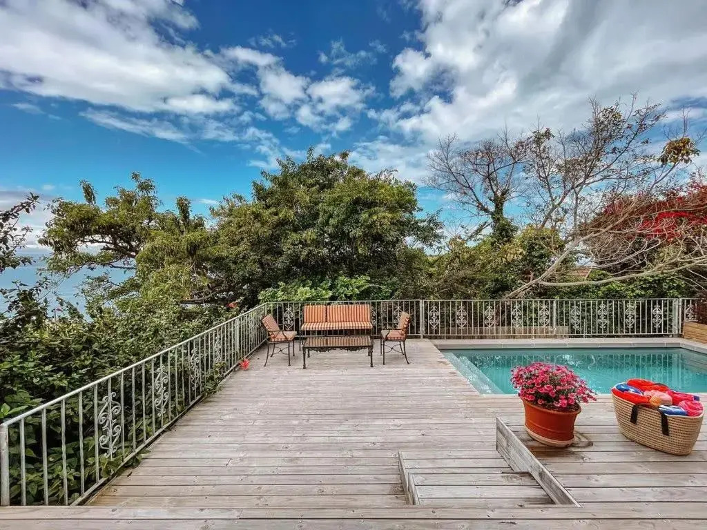 Dizzy Hill Villa with 270° Breathtaking Views. Pool + Patio
