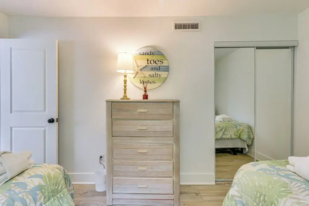 Walk to Beach: Coligny Gem w/ Community Perks
