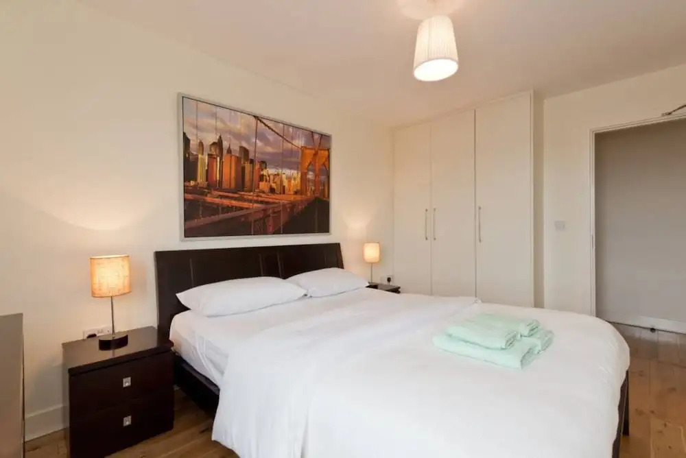 Dual-aspect 2 Bedroom Apartment