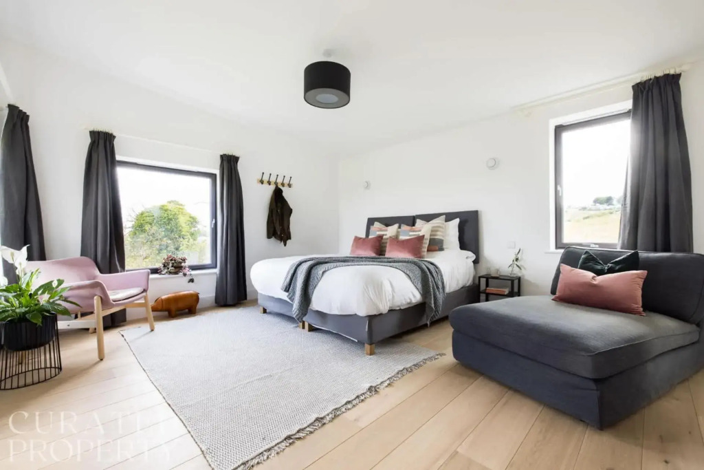Stunning 5 Bedroom New Build With Amazing Views