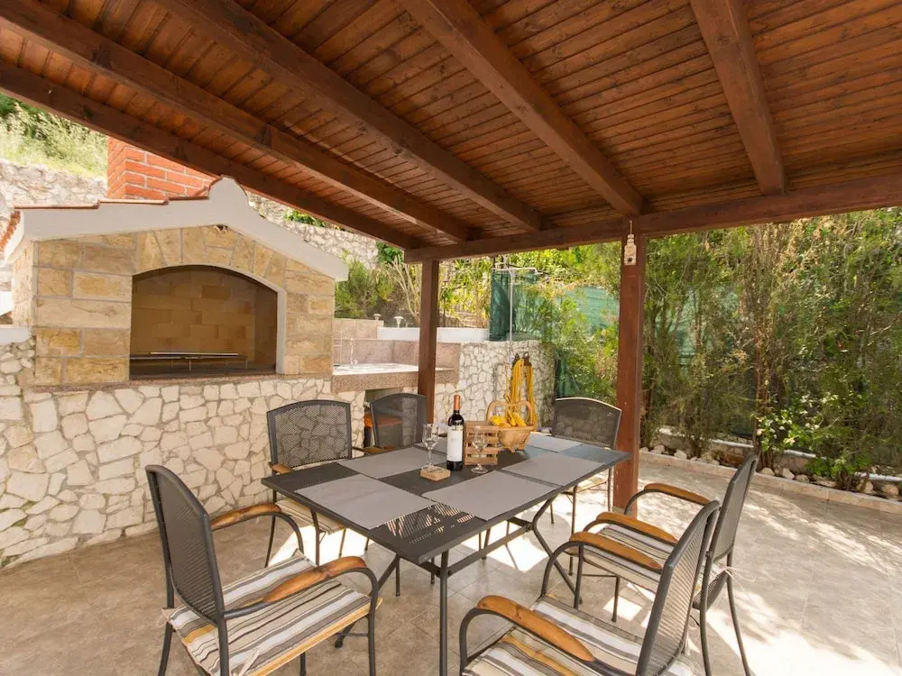 Quaint Holiday Home in Mastrinka With Balcony
