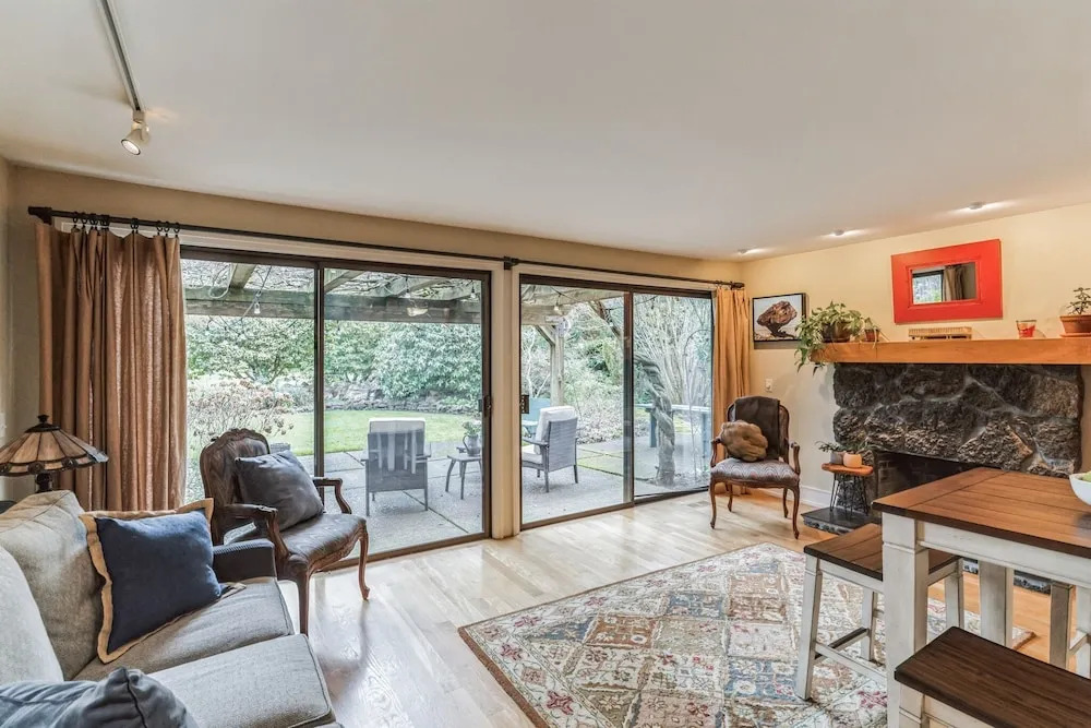 Eugene - Close To Everything 3 Bedroom Home by RedAwning
