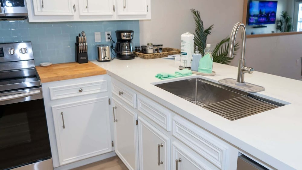 Saida 3603 - 6 Floor Gulf-front Remodel - Sleeps 8 2 Bedroom Apts