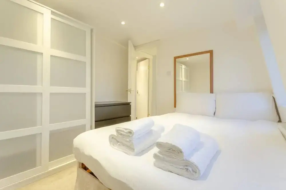 Cozy Charming 3 Bedroom House in Hammersmith