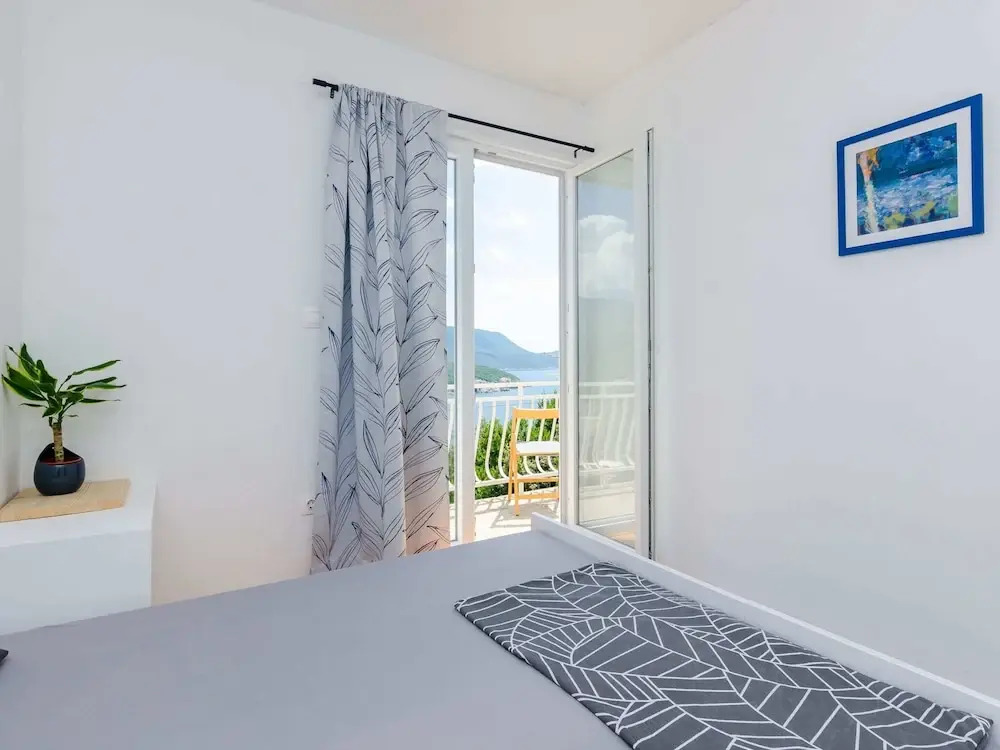 Apartment Konak - Two Bedroom Apartment With Balcony and Sea View