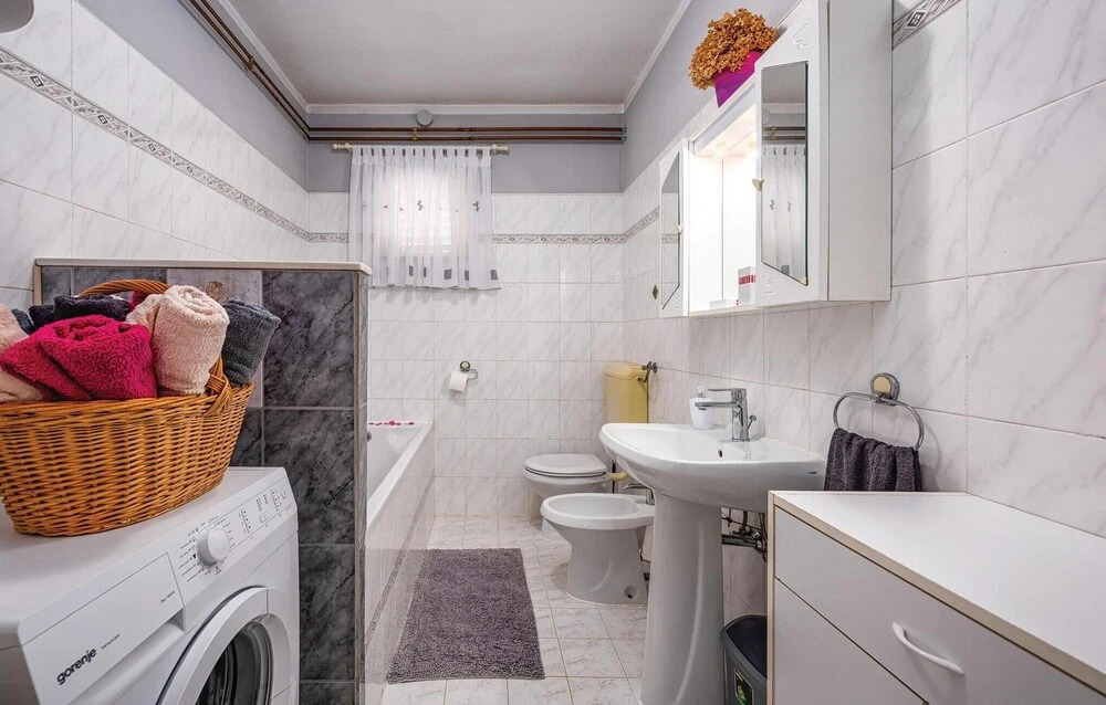 Beautiful Home in Krnica With Wifi and 3 Bedrooms