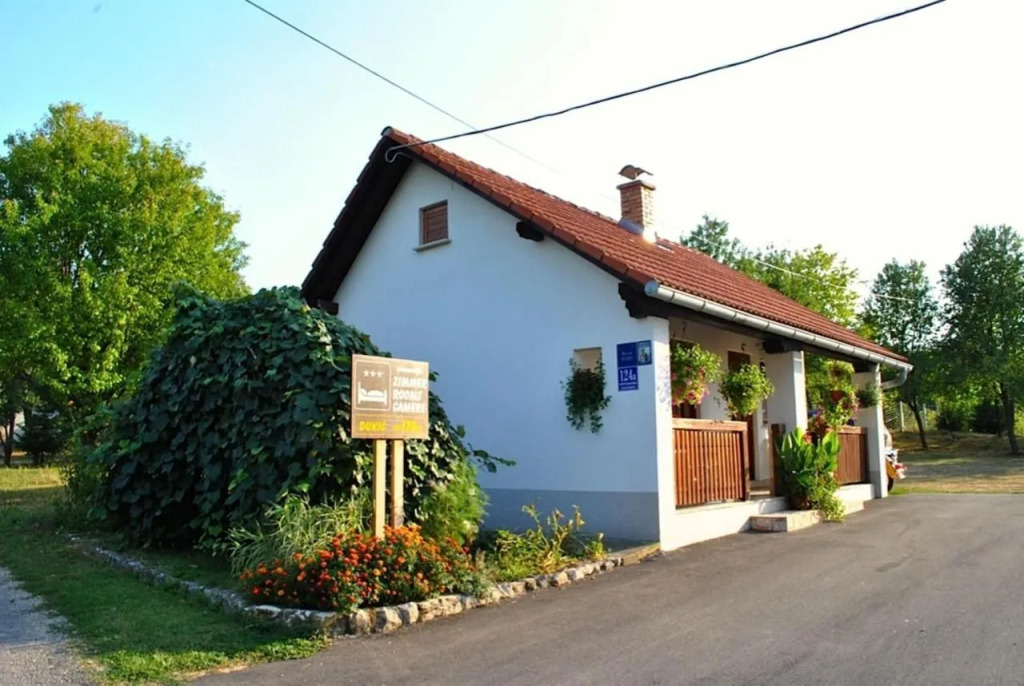 Guest House Family Dukić