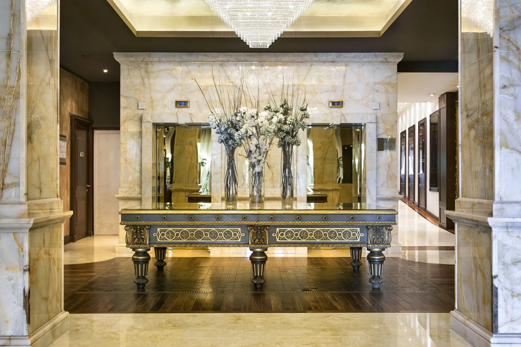 Grand Hotel