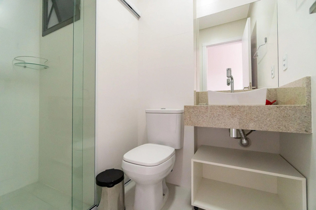Elegante Apartamento no Centro de Bombinhas, 200m da Praia
