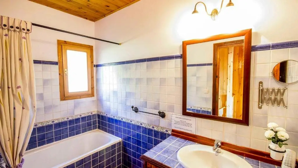 Casa Las Olivas Sayalonga by Ruralidays