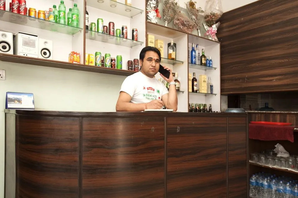 SPOT ON 464 Hotel Pahuna Ghar
