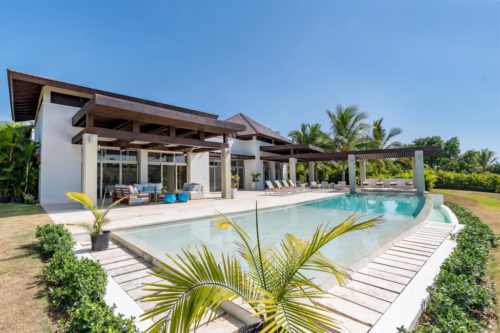 Casa de Campo Villa for Wedding or Private Events Superb Villa With Huge Lawn Pool Jacuzzi Golf Cart Chef Butler Maid