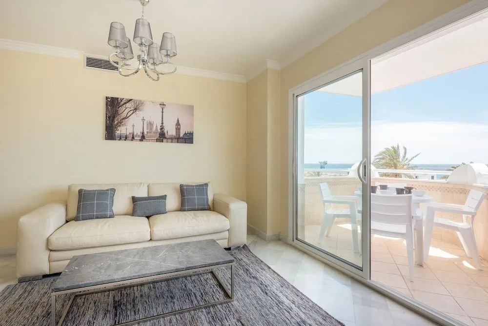 Infocom Apartment Severo Ochoa City Center