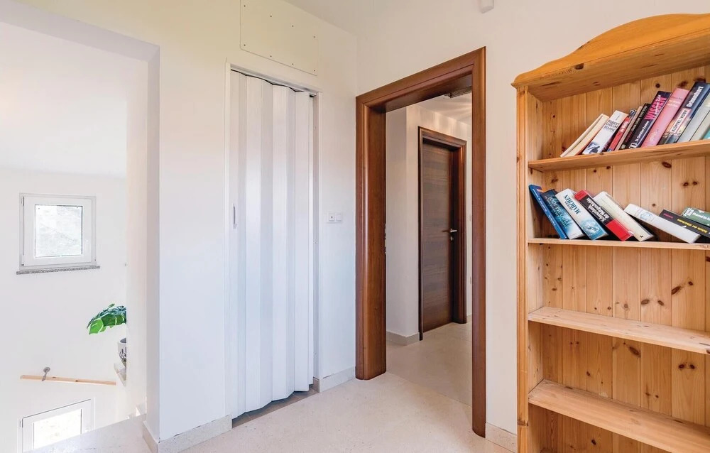 Beautiful Home in Valbandon With Wifi and 4 Bedrooms