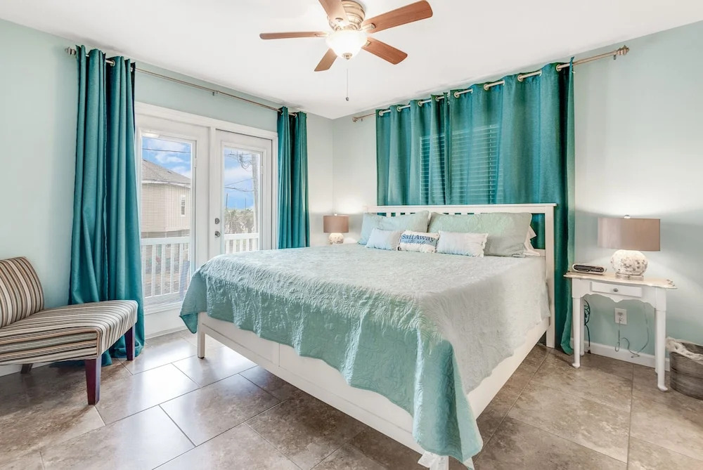 Boogie Board Bungalow - Pet Friendly! Private Pool!