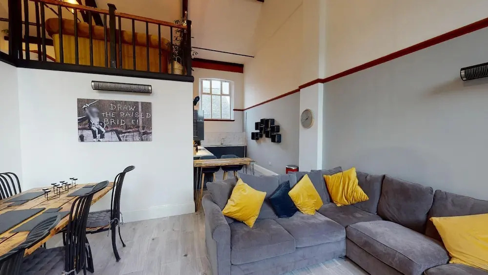 Hu1 Boutique City Apartment - Sleeps 6