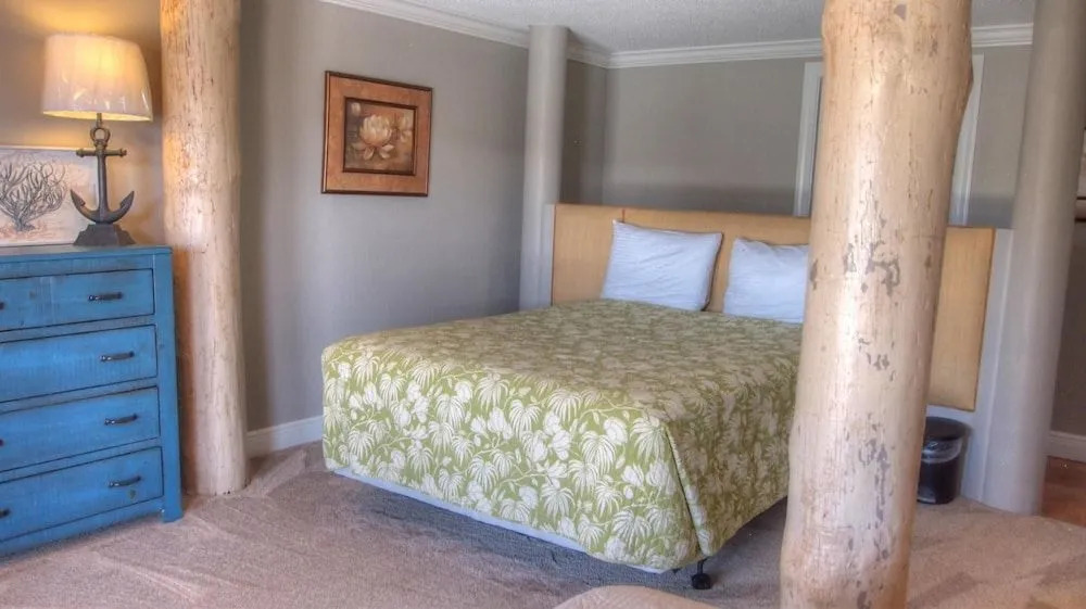 Palm Breeze - 4 Br Home