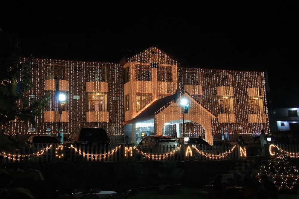 Hotel DeManchi