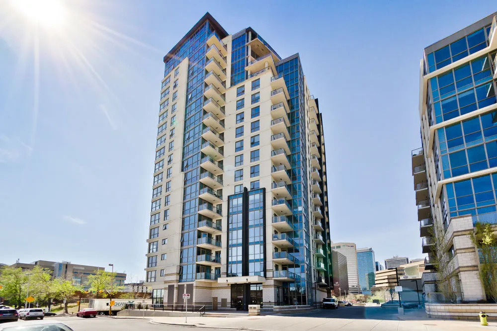 Suite Digs Riverfront